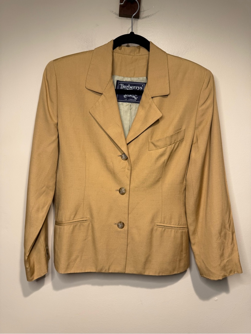 VINTAGE Burberry Burberry’s of London Camel blazer rayon & silk size 6